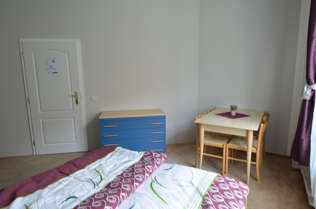Hostel Prague City Екстер'єр фото